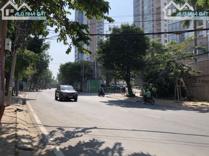 Cho thuê đất lớn MT Nguyễn Văn Hưởng Thảo Điền - Quận 2. DT: 600m2. Giá thuê: 80 triệu TL - 1