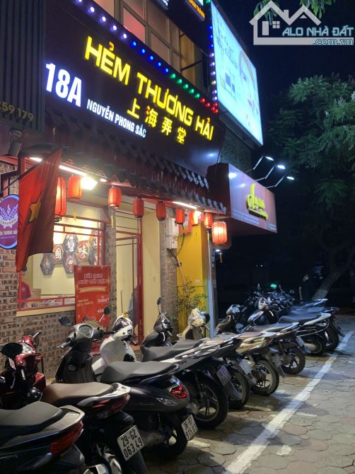 Sang nhà hàng Nguyễn Phong Sắc, Cầu Giấy, 350m2, giá: 680 triệu, hđ 10 năm, thuê 50 triệu - 1
