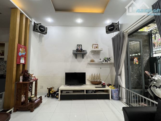 Chỉ 30tr/m2, nhà 2 mặt hẻm trước sau, ngay Chợ Cầu Quang Trung Tô Ký, CVPM Quang Trung - 3