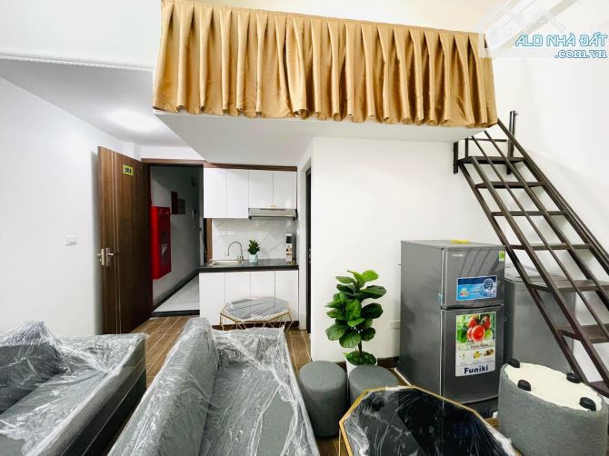Bán Toà CCMN Mặt Phố Cự Lộc- 15 Phòng Full- D.TIỀN 130Tr/Th- 70m2*9T- Mt 4,6m- Giá 16.3 Tỷ