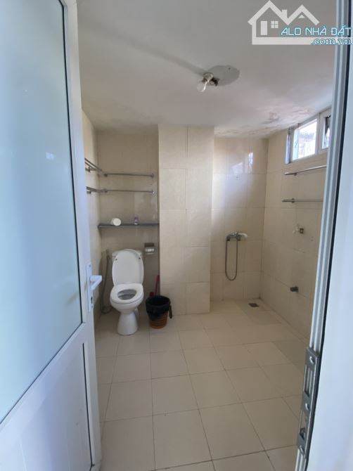 Cho thuê nhà đường Nguyễn Khuyến, KĐT Văn Quán, Dt 80m2, 7 tầng, Thông sàn, thang máy - 2