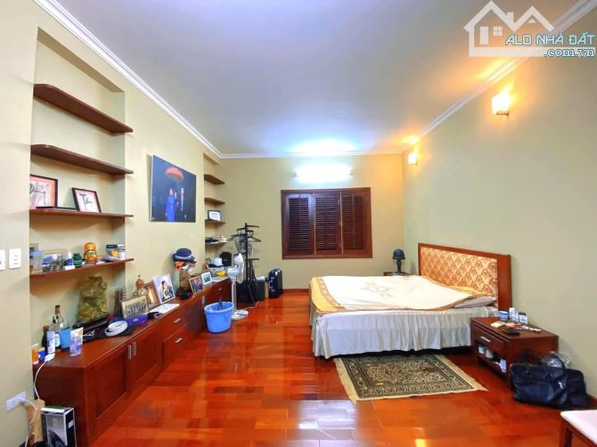 Bán Biệt Thự Vườn Đào, Tây Hồ, 200m2, 5 tầng, giá 86 tỷ