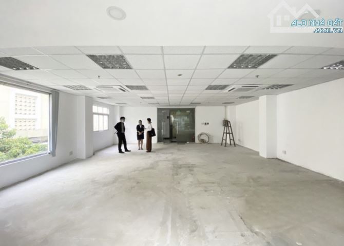 Văn phòng cho thuê, 75m2, Đường Trần Hưng Đạo, Cô Giang, Quận 1 - 4