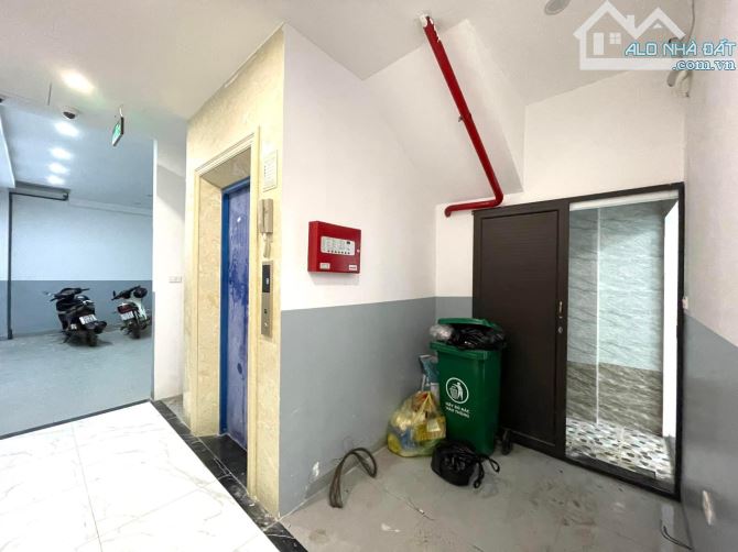 Bán Toà CCMN Mặt Phố Cự Lộc- 15 Phòng Full- D.TIỀN 130Tr/Th- 70m2*9T- Mt 4,6m- Giá 16.3 Tỷ - 4