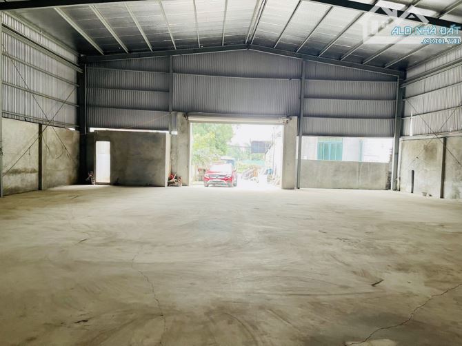 Cho thuê 400m2 nhà xưởng 200m2 sân bãi đã sơn epoxy