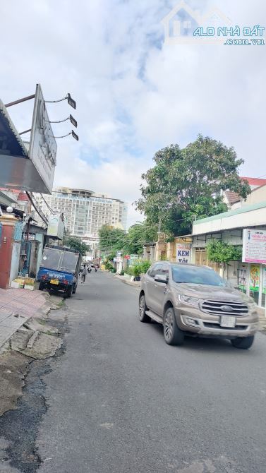 Cần bán nhà Phường Tân Hiệp. DT 10×52 cách BV Đa Khoa ĐN 450m .