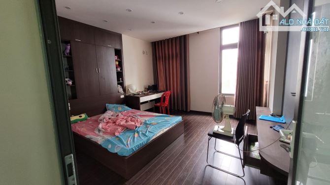 BÁN NHÀ THẠCH BÀN - Ô TÔ TRÁNH - KINH DOANH - DIỆN TÍCH 55 X 5 TẦNG, MT = HẬU 4.5 - 1