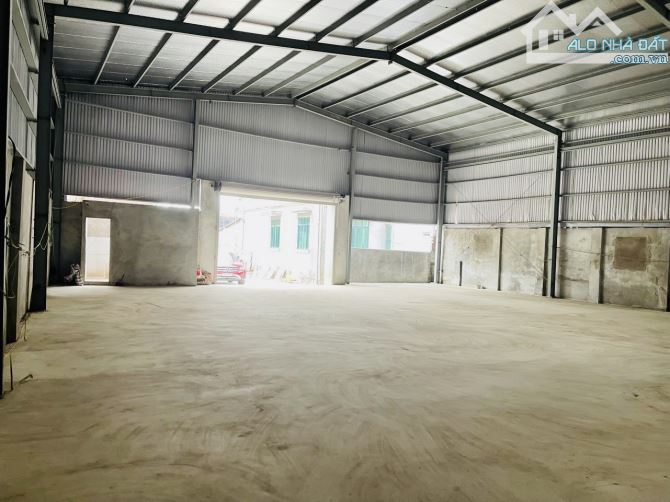 Cho thuê 400m2 nhà xưởng 200m2 sân bãi đã sơn epoxy - 2