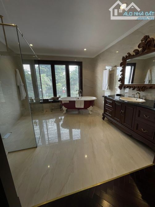 BÁN BIỆT THỰ CIPUTRA 305M2 - MẶT ĐƯỜNG CHÍNH KĐT - LÔ GÓC 3 THOÁNG ĐẸP VÔ CÙNG - 5