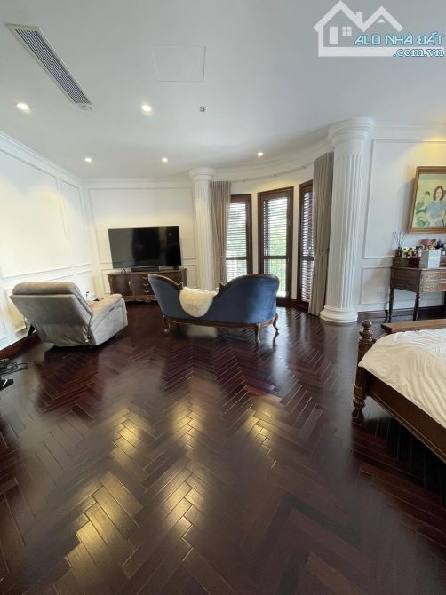 BÁN BIỆT THỰ CIPUTRA 305M2 - MẶT ĐƯỜNG CHÍNH KĐT - LÔ GÓC 3 THOÁNG ĐẸP VÔ CÙNG - 6