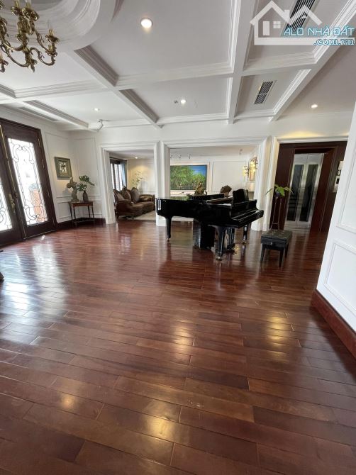BÁN BIỆT THỰ CIPUTRA 305M2 - MẶT ĐƯỜNG CHÍNH KĐT - LÔ GÓC 3 THOÁNG ĐẸP VÔ CÙNG - 9