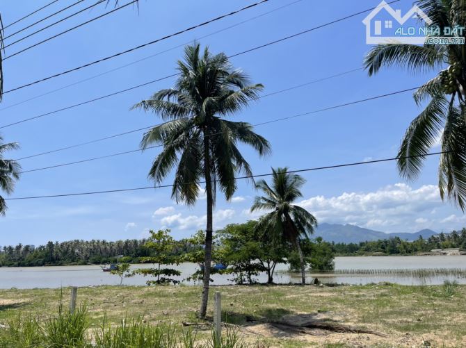 Bán Đất Biệt Thự Full Thổ- Mặt Sông Cái Ngay I-resort Nha Trang