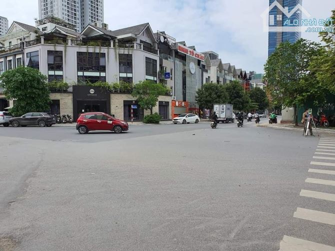Bán nhà mặt phố Nguyễn Như Uyên mặt phố lớn kinh doanh văn phòng DT 192 m2 giá 96 tỷ