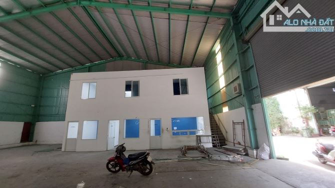 Cho thuê kho q7 DT 480m ĐẸP-CHUẨN tiêu chuẩn PCCC, trần cao 8m có sẵn văn phòng. - 1