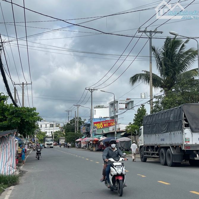 Bán lô đất thổ cư 3500m2 mặt tiền Dương Công Khi