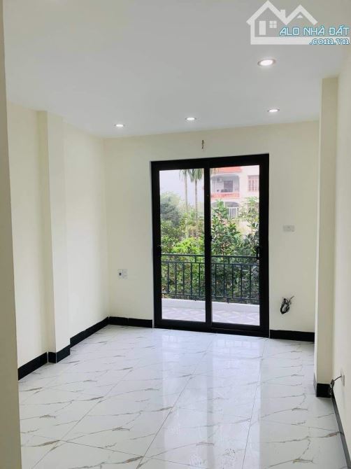Bán nhà Tả Thanh Oai Dt 42m 4T. Giá 4.98tỷ. Gần ô tô