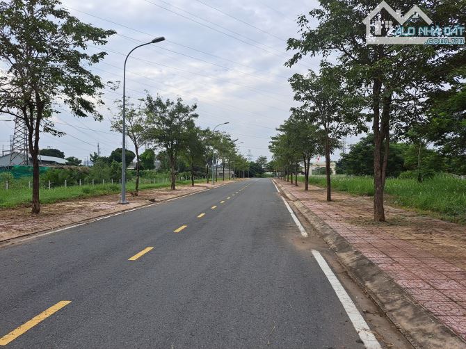 Đất biệt thự kdc Bộ Công An Phạm Hữu Lầu 65 tr/m2 sổ hồng, đường 16m - 1