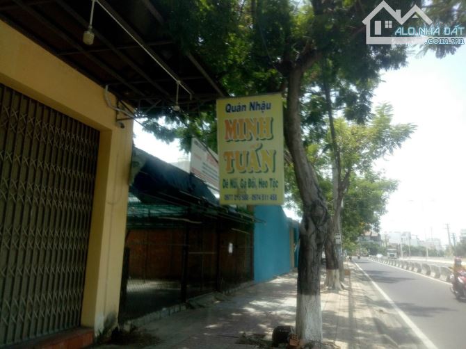 Bán đất tặng nhà 2 mặt tiền kinh doanh đường Nguyễn Tất Thành, Nha Trang. Ngang 10m - 2