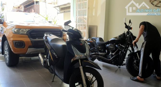 Nhà Hiện Đại đường Nguyễn Văn Quá,Chợ Cây Sộp thông xe hơi né nhau  chỉ 4.6 tỷ - 6