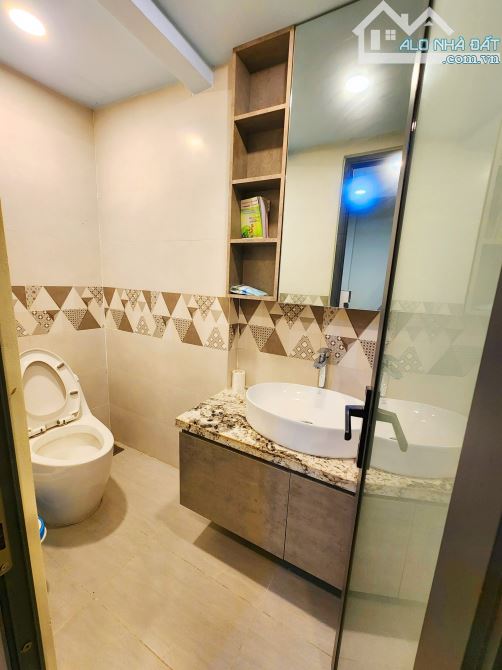 Nhà Hiện Đại đường Nguyễn Văn Quá,Chợ Cây Sộp thông xe hơi né nhau  chỉ 4.6 tỷ - 9