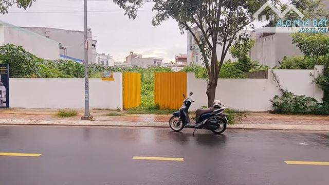 Bán lô đất lớn hiếm có mặt tiền đường Nguyễn Thị Minh Khai, phường 8, thành phố Vũng Tàu