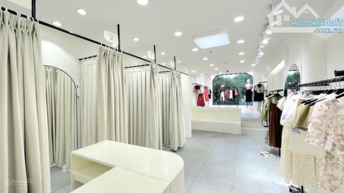 Rẻ 30 tỷ! Bán MT Đ. Nguyễn Trãi, phường Nguyễn Cư Trinh, Q1 - 4*16m- 4 Tầng - 1