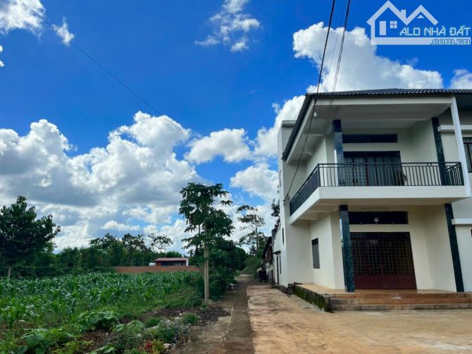 Bán đất eatu 5x22 tc full 590tr đường bê tông 5m oto vivu, gần QL, Cách xe tăng 12km BMT Đ - 2