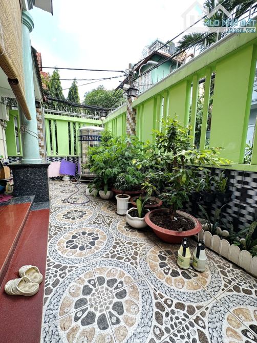 MT  P. Thảo Điền_ Thủ Đức, Lô góc _ DT 113m2, 6 tầng có thang máy, ngang 10.5m. Giá 23 tỷ - 6