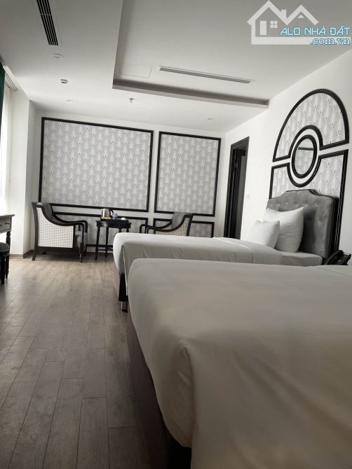 Mặt Phố Mã Mây 400m2 – Mặt tiền 10m – 7 Tầng – 200 tỷ . - 2