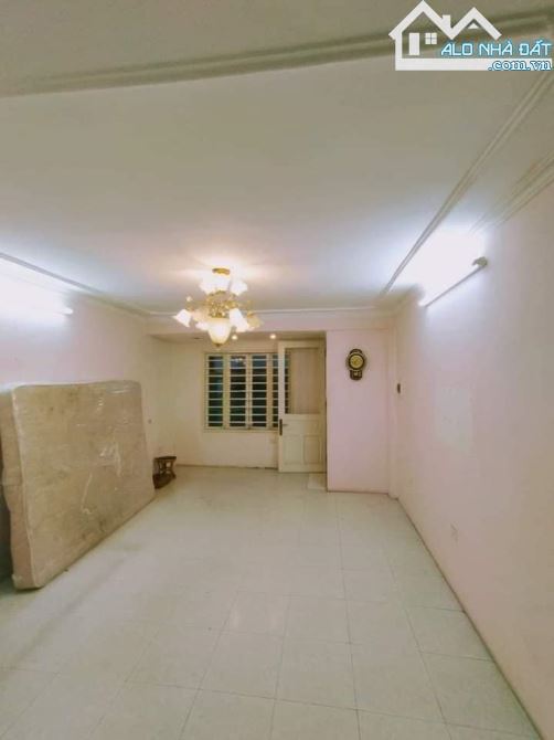 Bán Gấp Mặt Phố Đặng Văn Ngữ - Đống Đa. Lô Góc. 1 mặt phố 1 mặt ngõ. DT 80m2 Mặt tiền 5,2m - 1
