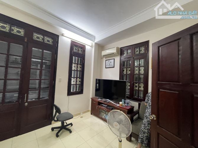 Nhà vườn ngõ 121 Kim Ngưu 52mx5T nhỉnh 5 tỷ kiến trúc Pháp lô góc 3 thoáng gần ĐH BáchKhoa - 2
