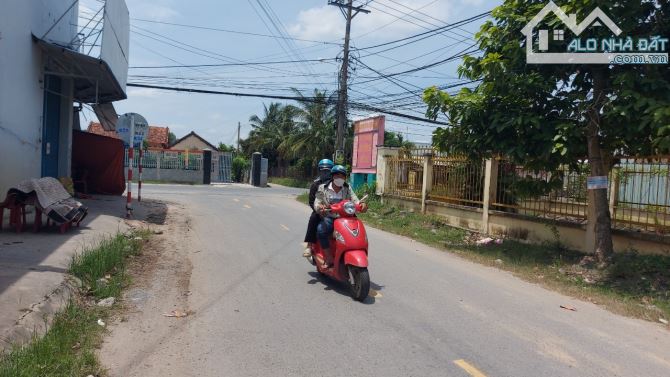 Bán đất 20x71m , giá 15 tỷ,đường nhựa  container,  xã Đức Hòa Thượng, Đức Hòa, Long An.