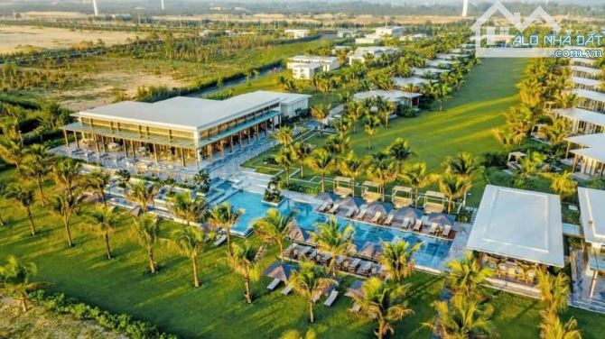 Bán căn biệt thự 2D-DP12, ngay sát biển dự án The Ocean Villas Quy Nhơn,3 ngủ, 312m2, giá - 10