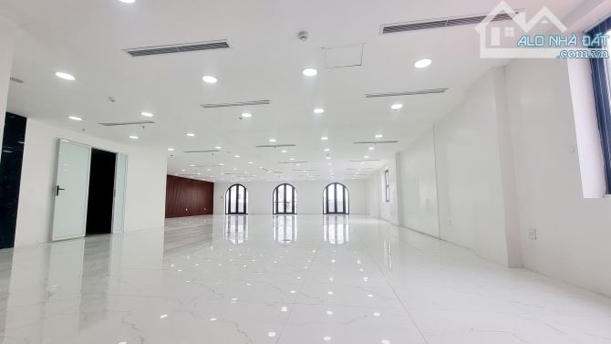 Bán nhà mặt phố Trần Đại Nghĩa 2 thoáng vĩnh viễn mặt tiền 6 m DT 135 m2 giá 42,8 tỷ - 1