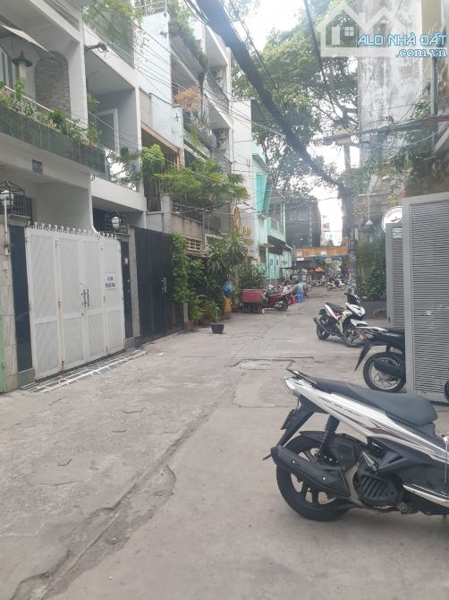 Cho thuê nhà Nguyễn Tri Phương, P9, Q10. DT: 4x14m 2 lầu 4PN - ML, 4WC. Giá 26 triệu - 1