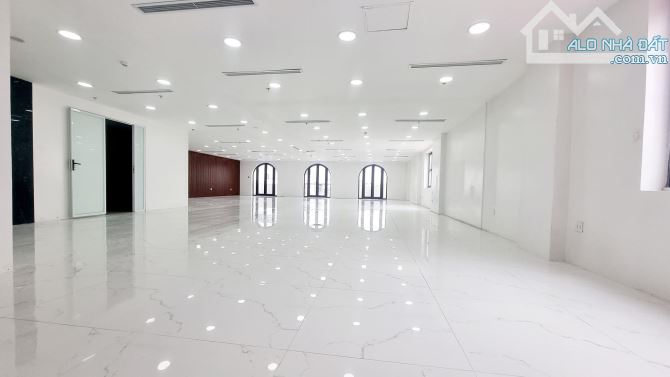 Bán nhà mặt phố Trần Đại Nghĩa 2 thoáng vĩnh viễn mặt tiền 6 m DT 135 m2 giá 42,8 tỷ - 2