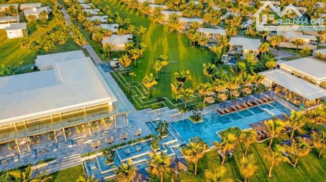 Bán căn biệt thự 2D-DP12, ngay sát biển dự án The Ocean Villas Quy Nhơn,3 ngủ, 312m2, giá - 9