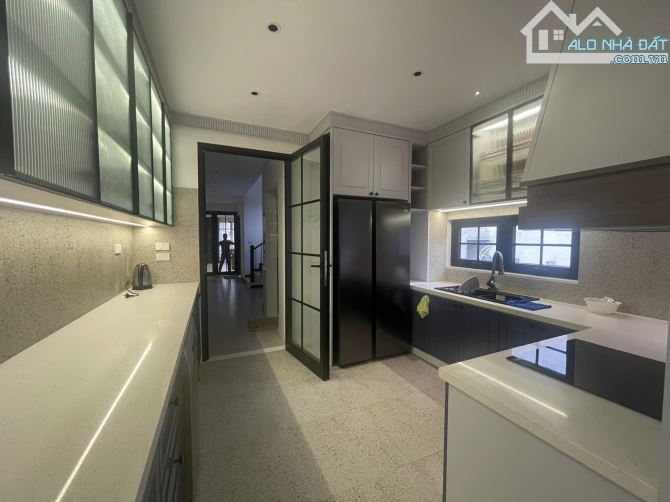 Bán nhà Mặt phố Hồng Tiến, Vỉa hè, Kinh Doanh, 102 m2, 5 tầng, thang máy, chỉ nhĩnh 23 tỷ. - 1