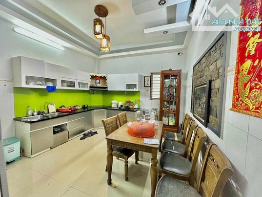 Thang máy, HXT, đường Phan Đình Phùng, Tân Phú, 80m2, 4 tầng, 4m x 20m, 4PN chỉ 9 tỷ 3. - 9