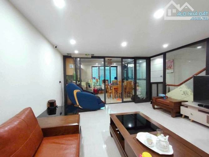 BÁN NHÀ BỒ ĐỀ DIỆN TÍCH TO MẶT TIỀN LỚN GIÁ ĐẦU TƯ NGÕ THÔNG Ô TÔ