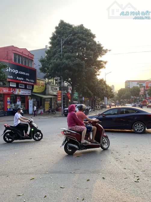 KINH DOANH SIÊU ĐỈNH TOP 1 ĐÔNG ANH NGÃ TƯ XÂY SÁT TRỤC CAO LỖ-ĐƯỜNG 20M VỈA HÈ