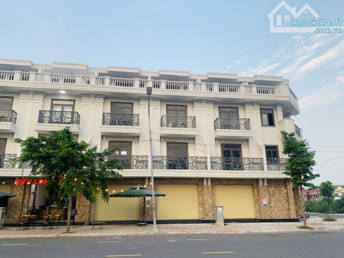 Cặp góc nhà thô 1 trệt 3 lầu, đẹp nhất khu dân cư Bửu Long 3; 242m2 giá tốt đầu tư lâu dài - 1