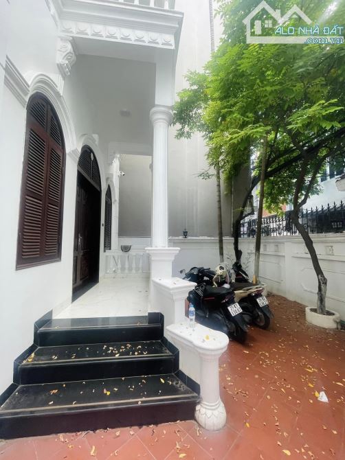 ⚜️ Biệt thự Mặt phố Nguyễn Khang, Cầu Giấy, 155m2 3T MT 9m, Giá chỉ 33.5 Tỷ ⚜️ - 4