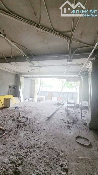 BÁN NHÀ MẶT PHỐ 1 MẶT NGÕ 60 TỶ 130m 9 TẦNG MT 8.6m 2 VỈA HÈ GARA Ô TÔ QUAN HOA CẦU GIAY - 5