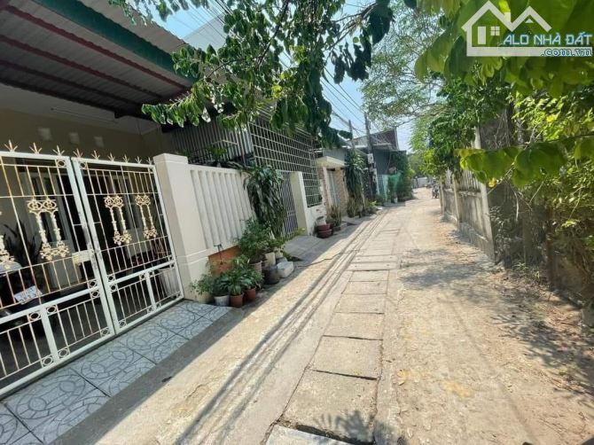 Nhà cấp 4 2 mặt diện hẻm Quang Trung, gần Vincom Lê Thánh Tôn, TP Quảng Ngãi