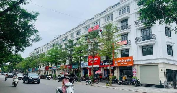 Bán nhà mặt phố Nguyễn Tuân, Q. Thanh Xuân, 90m2, 6 tầng, hai thoáng, vỉa hè rộng, KD đỉnh