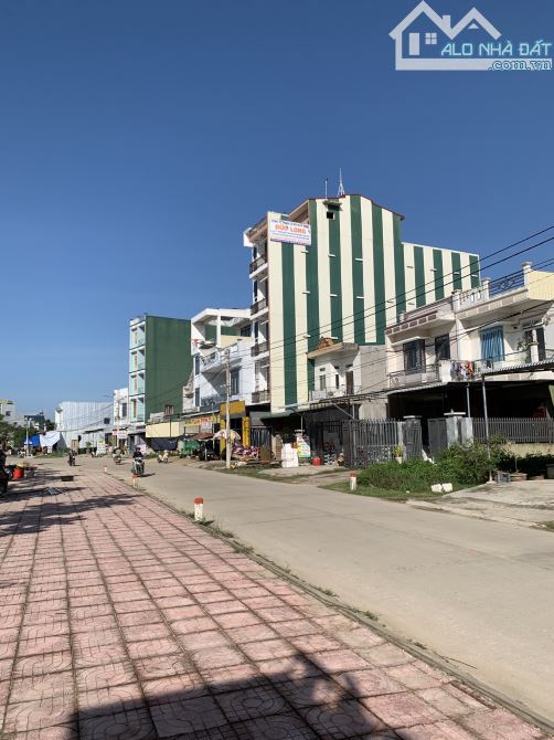 Chợ Đồng Cát Mộ Đức, nhà 2 tầng 2 mặt tiền kinh doanh buôn bán. - 4