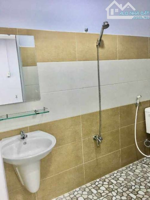 Bán nhà đường Nguyễn Xuân khoát, Tân Phú, 50m2, 2 tầng, 4m x 12,5m, chỉ 5 tỷ 55 - 4