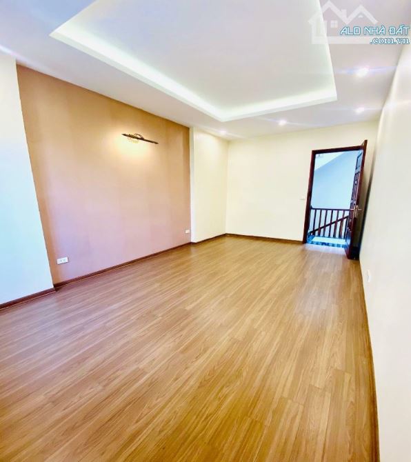 Bán Biệt Thự HX Làng Việt Kiều Châu Âu ,Mỗ Lao,HĐ ,Ô tô tránh Vỉa hè ,Cạnh hồ,80m 5 tầng - 5