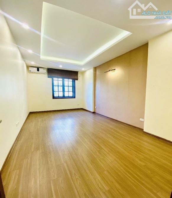 Bán Biệt Thự HX Làng Việt Kiều Châu Âu ,Mỗ Lao,HĐ ,Ô tô tránh Vỉa hè ,Cạnh hồ,80m 5 tầng - 6